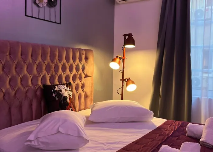 Aphrodite Suite By Zeussuites